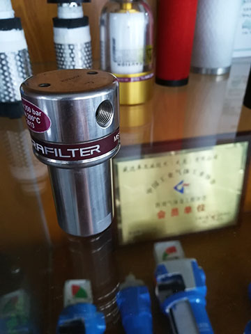 小流量SR不銹鋼高壓過濾器實(shí)圖 小流量SR不銹鋼高壓過濾器實(shí)圖