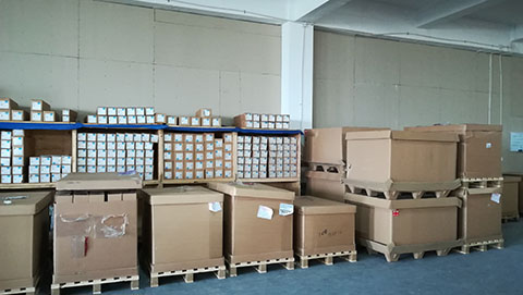 專業(yè)的壓縮空氣過濾和干燥之倉庫一角 專業(yè)的壓縮空氣過濾和干燥之倉庫一角