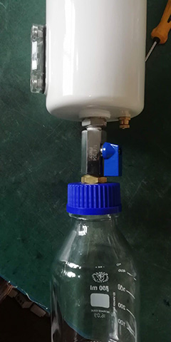 SR醫(yī)用中心吸引系統(tǒng)除菌過濾器底部配有積液瓶 SR醫(yī)用中心吸引系統(tǒng)除菌過濾器底部配有積液瓶