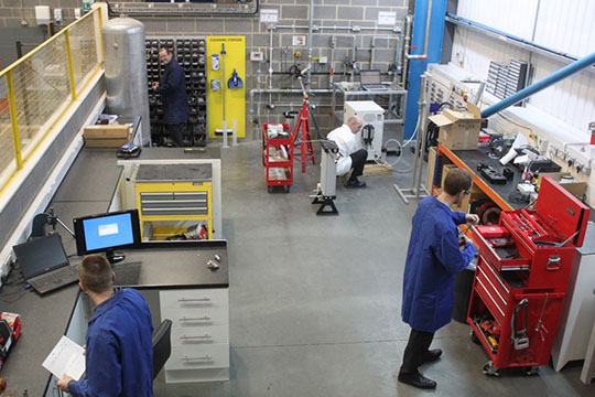 SR模塊吸干機(jī)和SR模塊制氮機(jī)測試現(xiàn)場 SR模塊吸干機(jī)和SR模塊制氮機(jī)測試現(xiàn)場