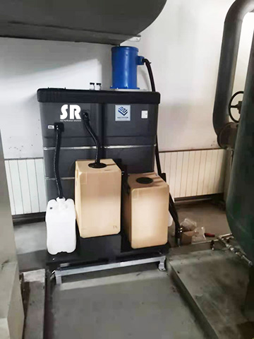 含多種腐蝕物質(zhì)的冷凝液中的油將會(huì)被YUSOO-BREAKER油水分離器分離 含多種腐蝕物質(zhì)的冷凝液中的油將會(huì)被YUSOO-BREAKER油水分離器分離